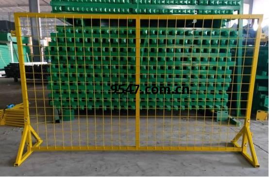 施(shi)工(gong)圍欄的作用(yong)與特(te)種勞(lao)動防(fang)護(hu)用(yong)品(pin)銷售的(de)重要(yao)性(xing)