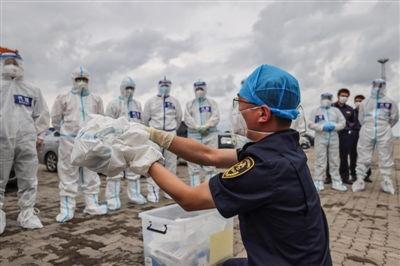 山東(dong)榮(rong)成(cheng)海關開(kai)展疫(yi)情(qing)防(fang)控演(yan)練(lian)，築(zhu)牢(lao)國(guo)門(men)安全防(fang)線(xian)，特(te)種勞(lao)動防(fang)護(hu)用(yong)品(pin)銷售同步保(bao)障(zhang)